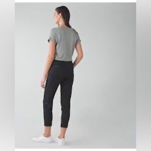 Lululemon Size 4 &go City Trek Trouser in Black